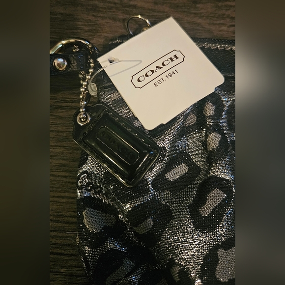 New With Tags! Cheetah/ Leopard Print COACH Wristlet/Wallet Silver w/ Black - Picture 8 of 11